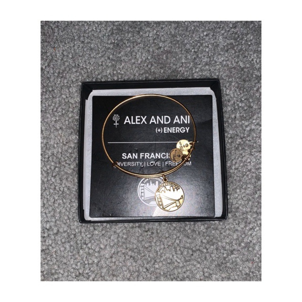 Gold San Francisco Bracelet